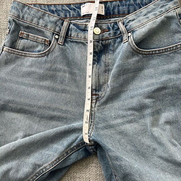 Asos Design Bermuda Jean Shorts Womens Size‎ 30 inches Medium Small - Picture 3 of 7